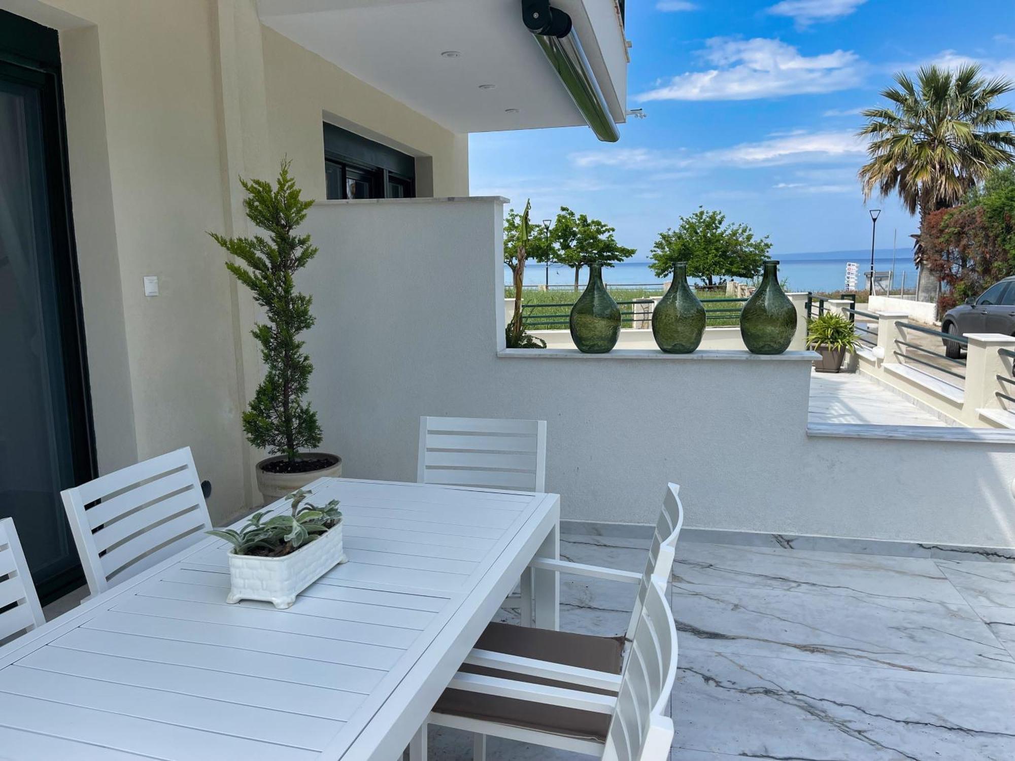 Paradise Overlook - Beachfront Casa vacanze Pefkochori