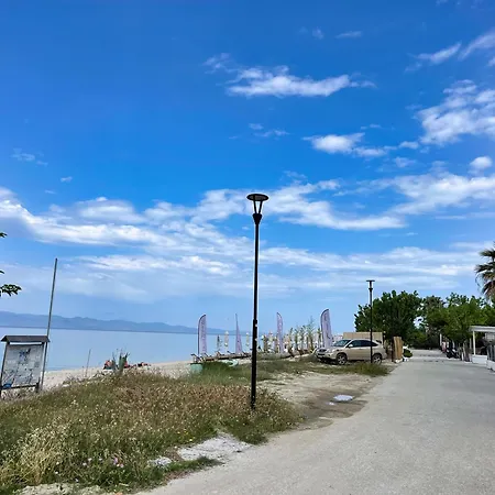 Paradise Overlook - Beachfront Villa Pefkohori Exterior photo